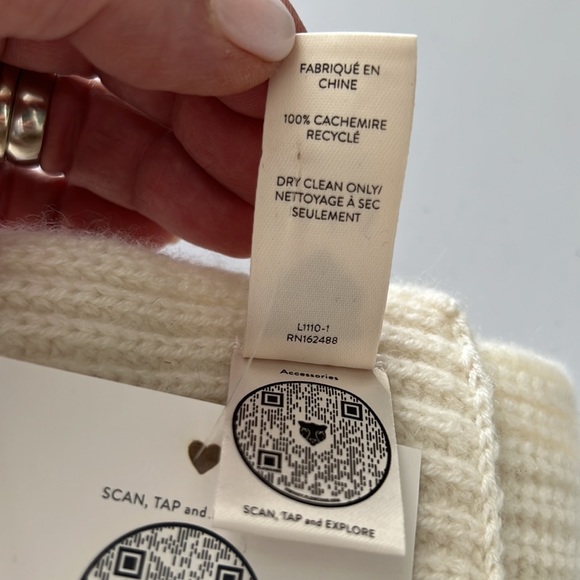 NWT LITA by Ciara 100% Cashmere Ivory LOVE Rib Scarf - Picture 6 of 7